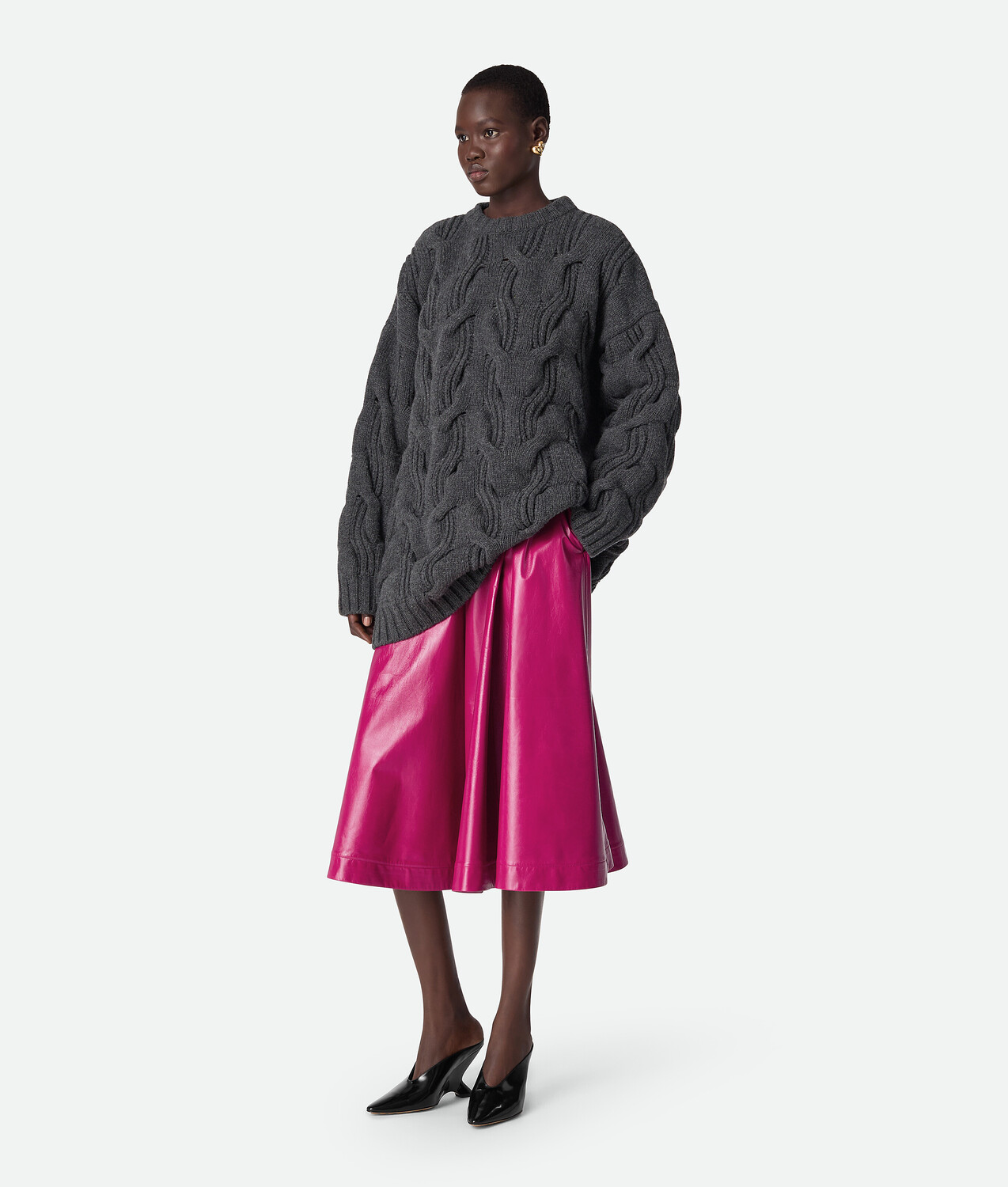 Wool sweater BOTTEGA VENETA, антрацит
Wool sweater BOTTEGA VENETA, антрацит