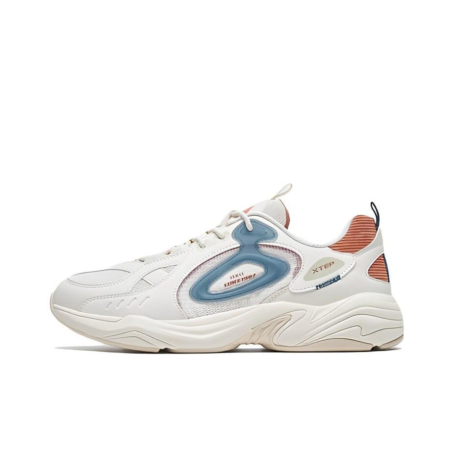 Обувь для образа жизни Мужская с низким верхом Чайно-белый/колбасный Xtep
Обувь для образа жизни Мужская с низким верхом Чайно-белый/колбасный Xtep