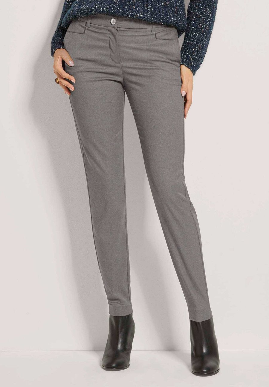 Брюки MADELEINE SCHLANKE STRETCH, Graphite Natural White Melange/Grey
Брюки MADELEINE SCHLANKE STRETCH, Graphite Natural White Melange/Grey