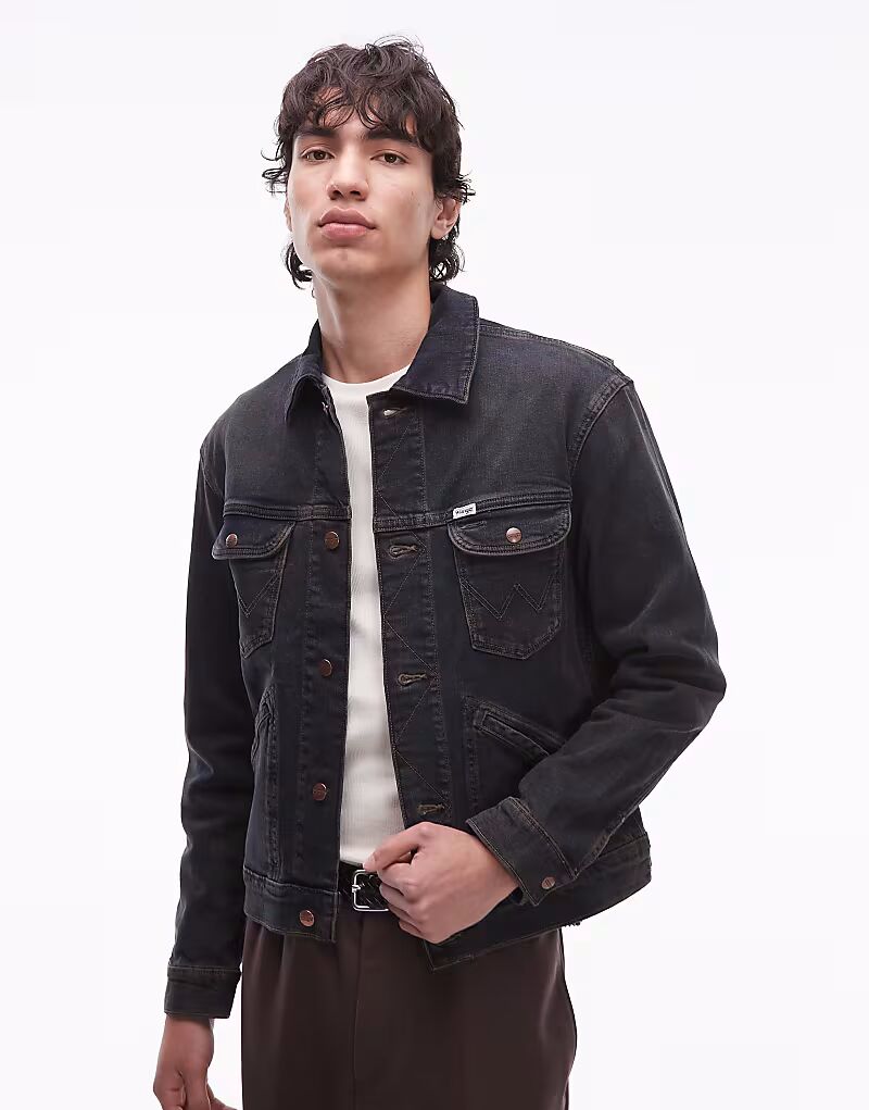 Ковбойская джинсовая куртка с 4 карманами темно-синего цвета Wrangler
Ковбойская джинсовая куртка с 4 карманами темно-синего цвета Wrangler