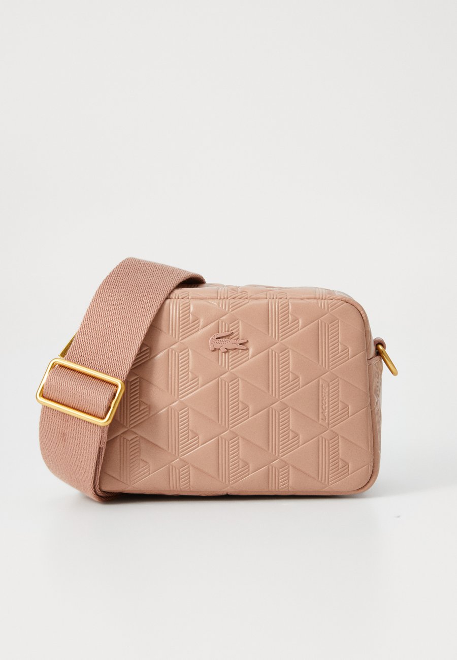 Сумка кросс-боди Lacoste CROSSOVER BAG, Tulle/Dark Blue
Сумка кросс-боди Lacoste CROSSOVER BAG, Tulle/Dark Blue