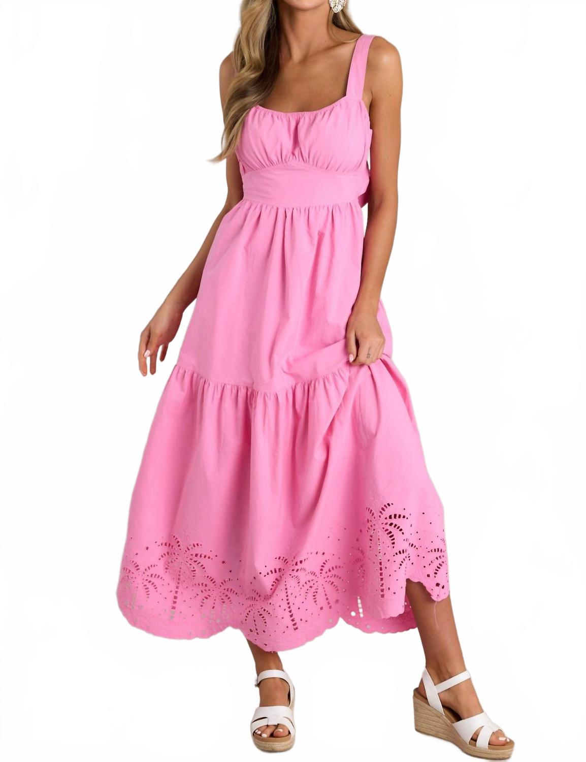 Платье Heidi из хлопка с ажурной вышивкой в цвете розовой жвачки Blu Pepper
Платье Heidi из хлопка с ажурной вышивкой в цвете розовой жвачки Blu Pepper