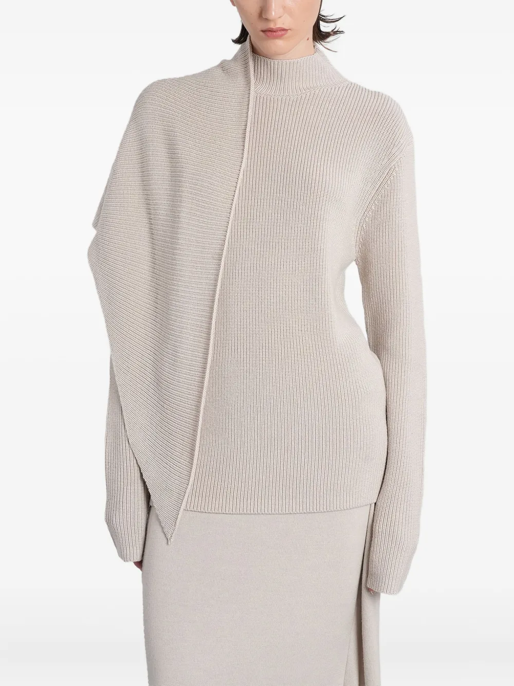 Свитер асимметричного кроя в рубчик ENTIRE STUDIOS, нейтральный
Свитер асимметричного кроя в рубчик ENTIRE STUDIOS, нейтральный