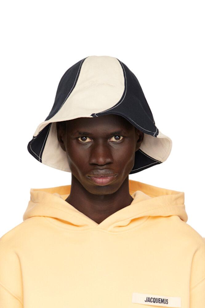 Панама цвета «Le Bob Gelato» цвета «Off-White & Navy» JACQUEMUS
Панама цвета «Le Bob Gelato» цвета «Off-White & Navy» JACQUEMUS