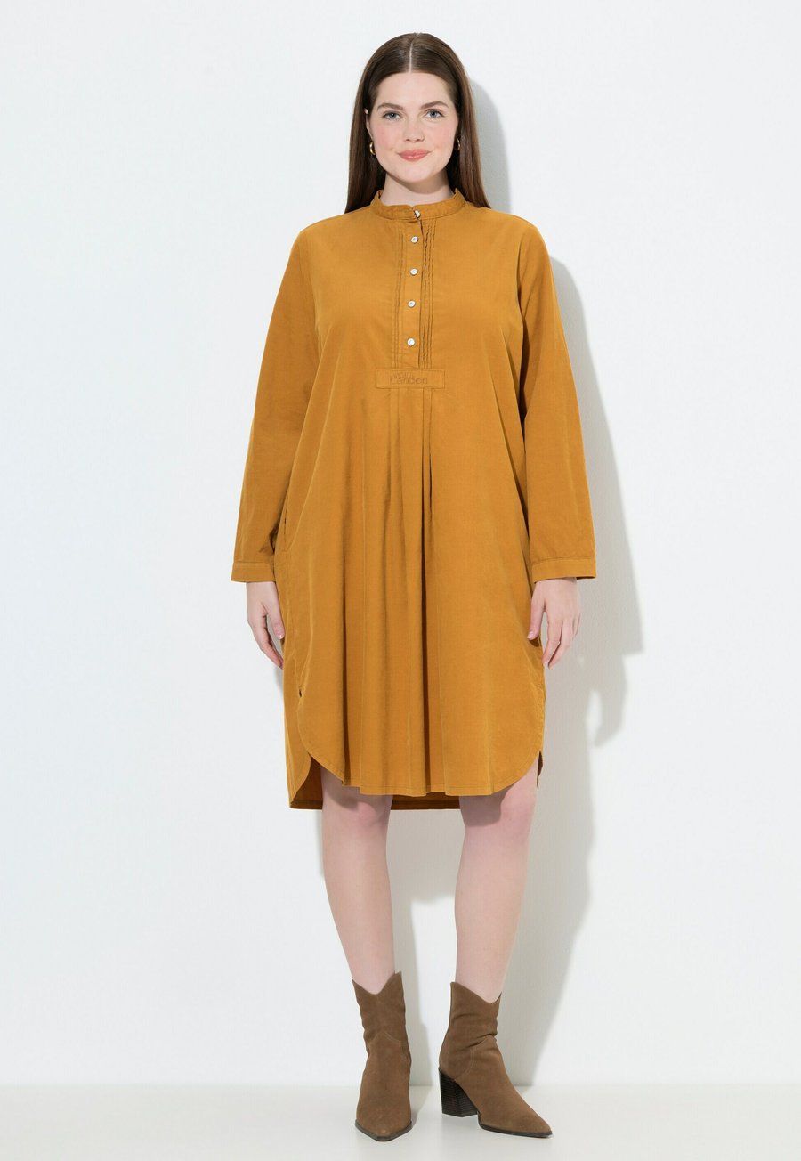 Платье Ulla Popken Shirt dress, Golden Brown/Gold-Coloured
Платье Ulla Popken Shirt dress, Golden Brown/Gold-Coloured