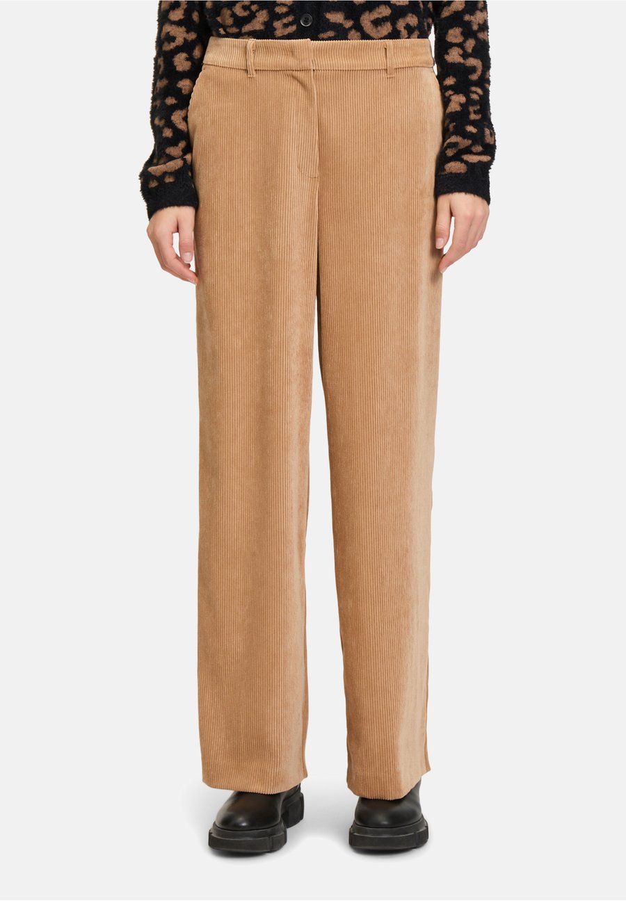 Брюки Betty & Co MIT WEITEM, Beige/Sand
Брюки Betty & Co MIT WEITEM, Beige/Sand