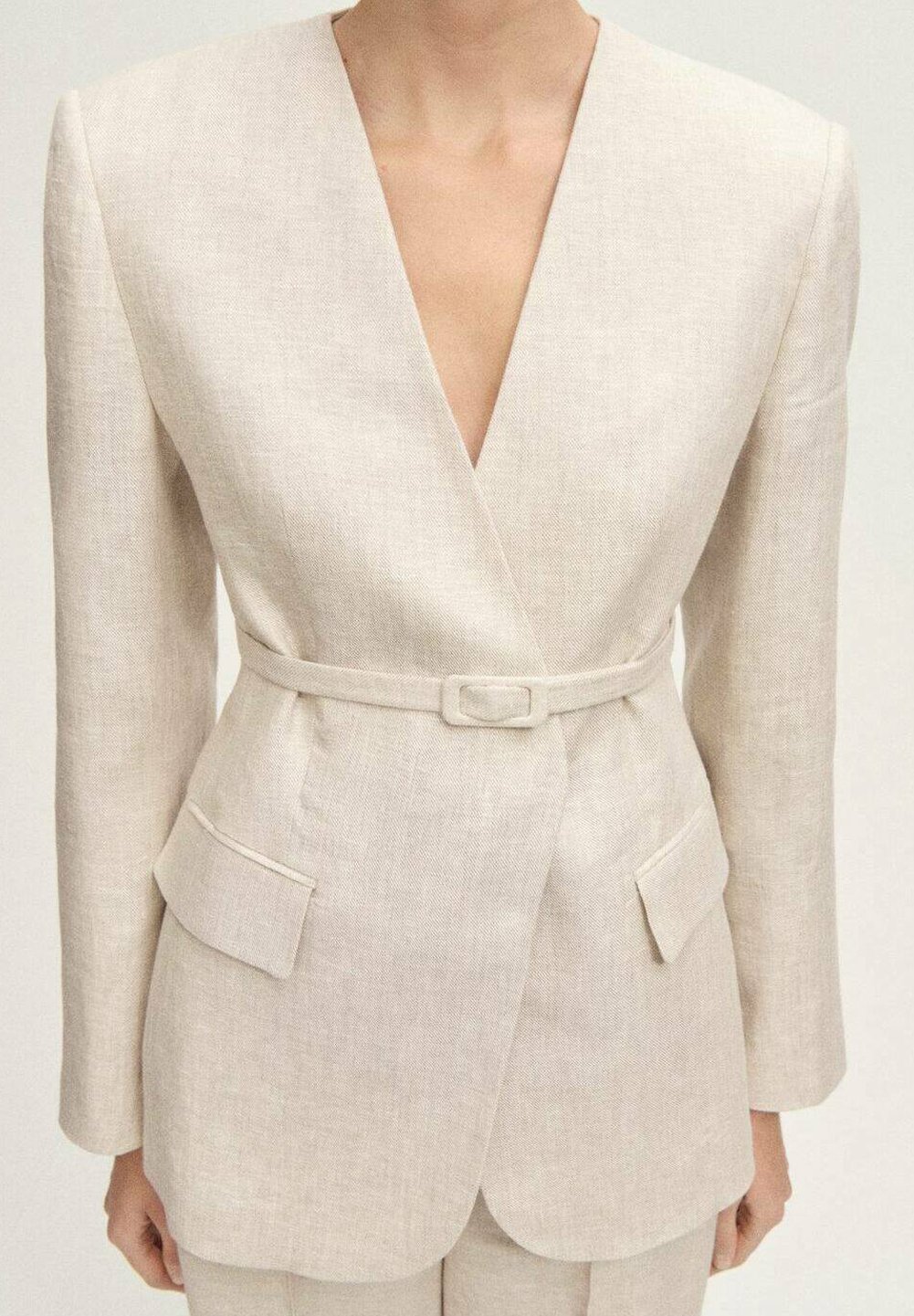 Короткое пальто Mango, песочный
Короткое пальто Mango, песочный