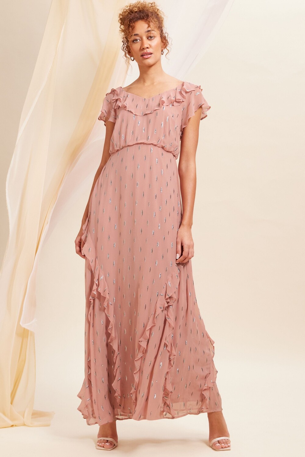 Платье-Макси металлизированного цвета с завязкой сзади и рюшами Love & Roses, розовый
Платье-Макси металлизированного цвета с завязкой сзади и рюшами Love & Roses, розовый