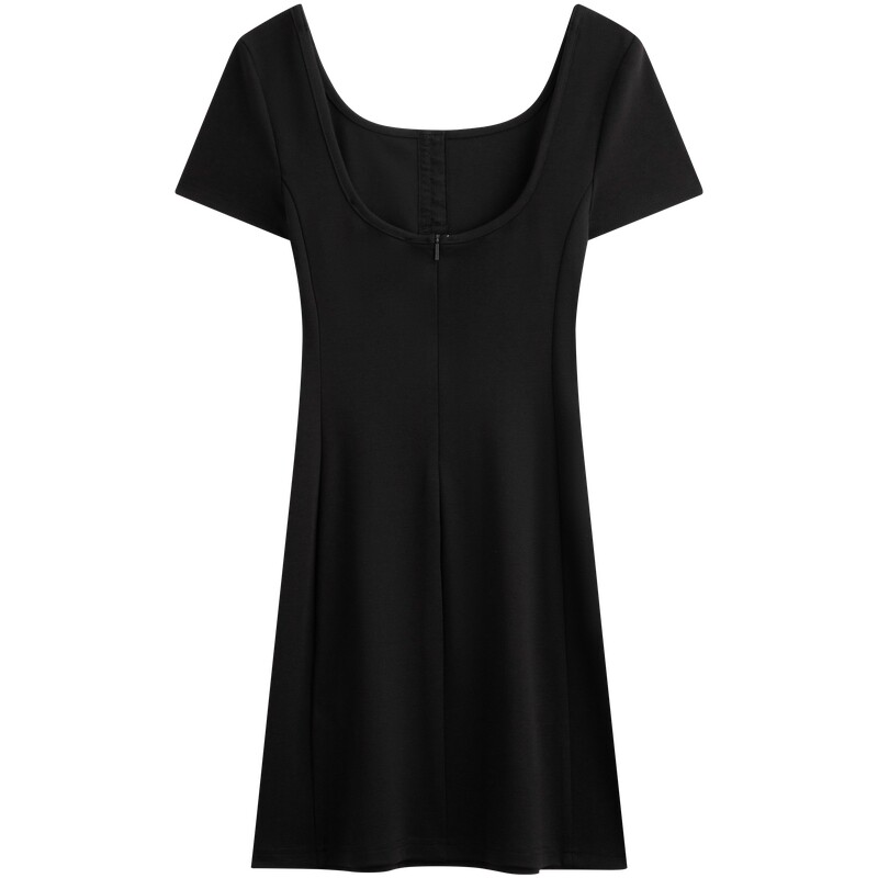 Платье с короткими рукавами женское BEH - CK черное Calvin Klein
Платье с короткими рукавами женское BEH - CK черное Calvin Klein