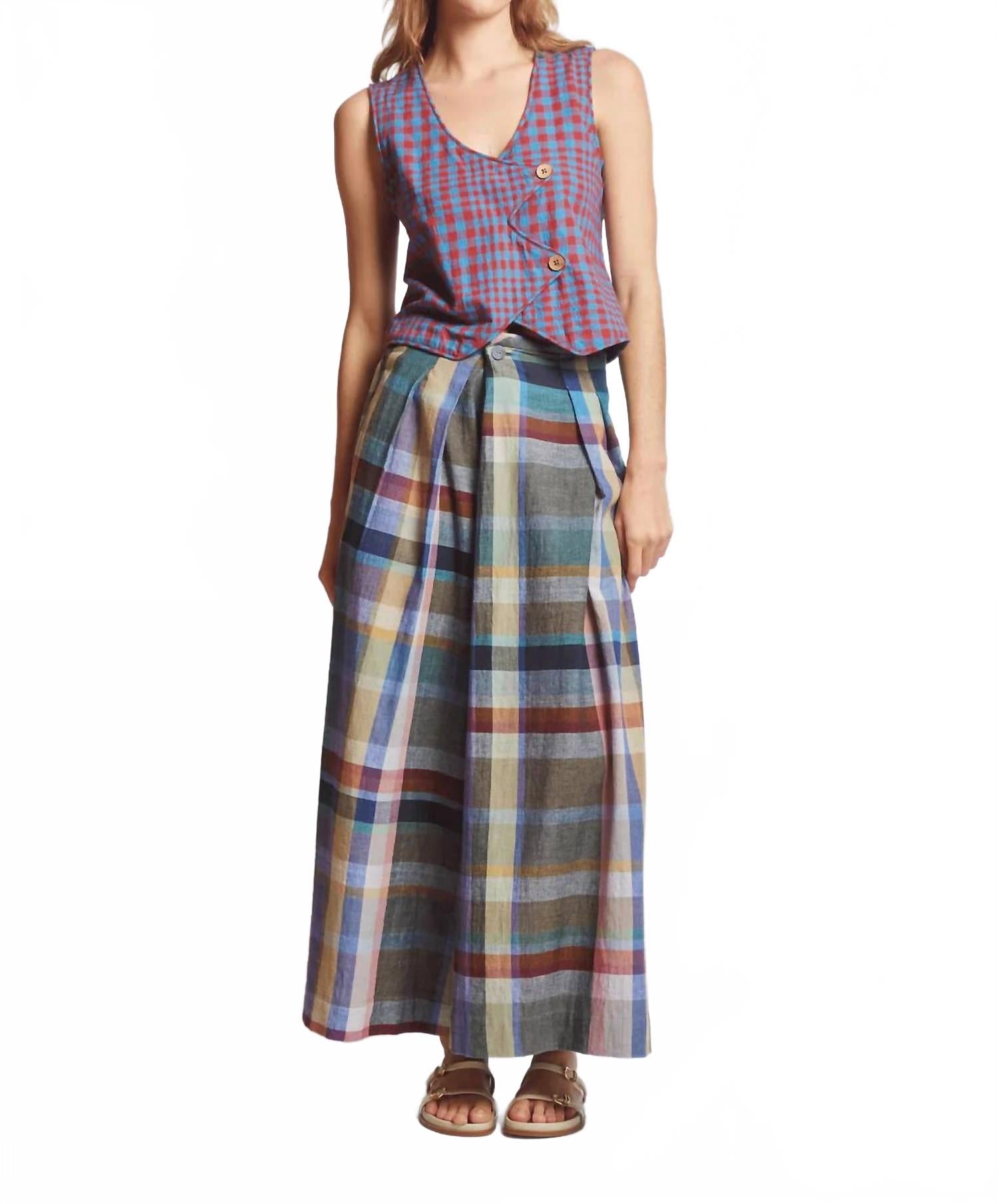 Жилет Carmen в Beacon Chex Rujuta Sheth, Beacon Chex
Жилет Carmen в Beacon Chex Rujuta Sheth, Beacon Chex