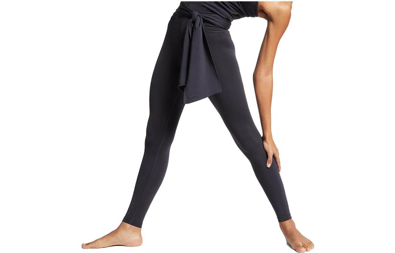 Спортивные брюки женские черные Nike
Спортивные брюки женские черные Nike