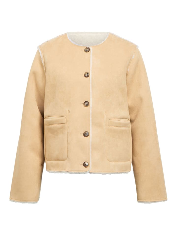 Object Куртка в гумусе
Object Куртка в гумусе