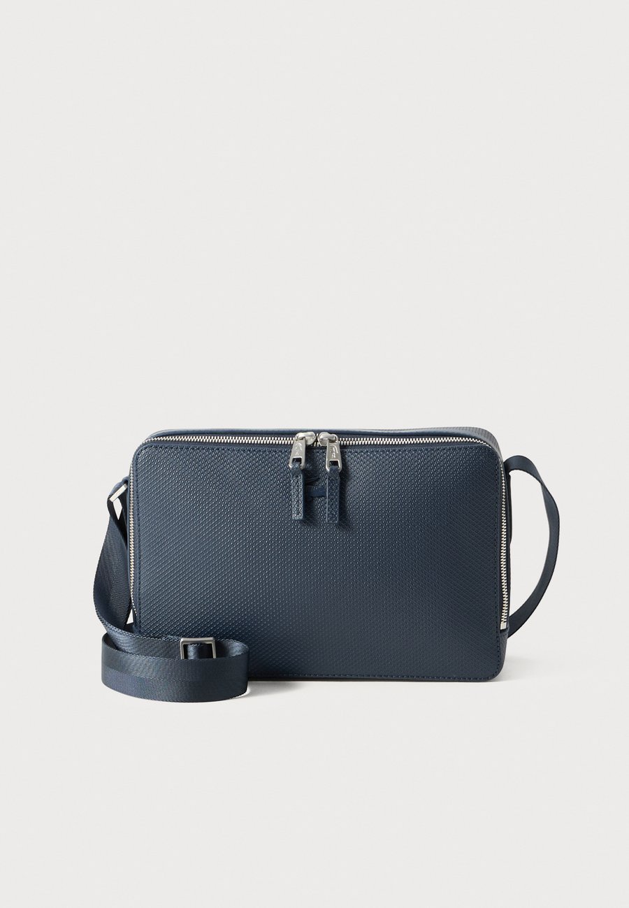 Сумка кросс-боди Lacoste REPORTER BAG, Marine/Dark Blue
Сумка кросс-боди Lacoste REPORTER BAG, Marine/Dark Blue