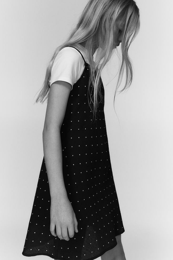 Комплект из двух предметов: рубашка и платье H&M, черный
Комплект из двух предметов: рубашка и платье H&M, черный