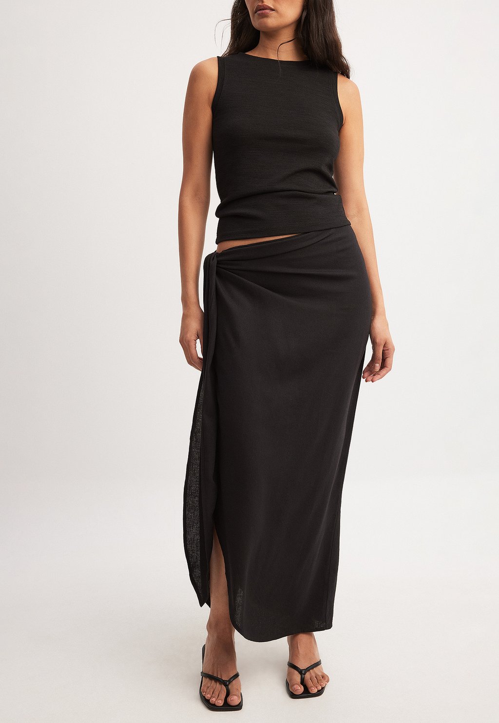 Юбка с запахом Gonna lunga NA-KD, черный
Юбка с запахом Gonna lunga NA-KD, черный