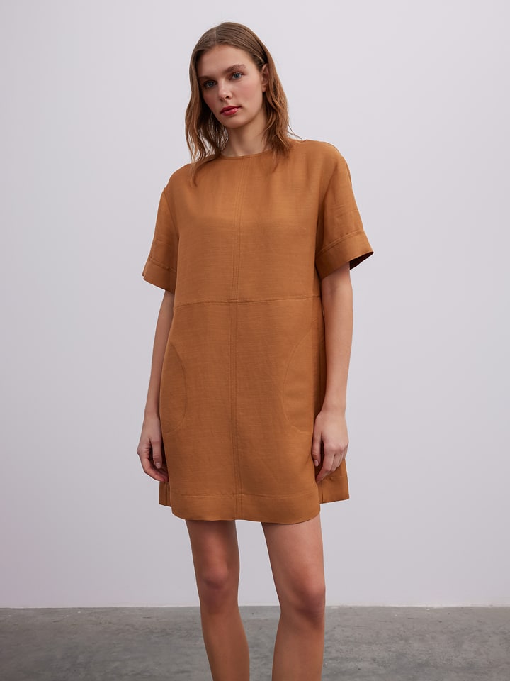 платье светло-коричневого цвета BGN
платье светло-коричневого цвета BGN