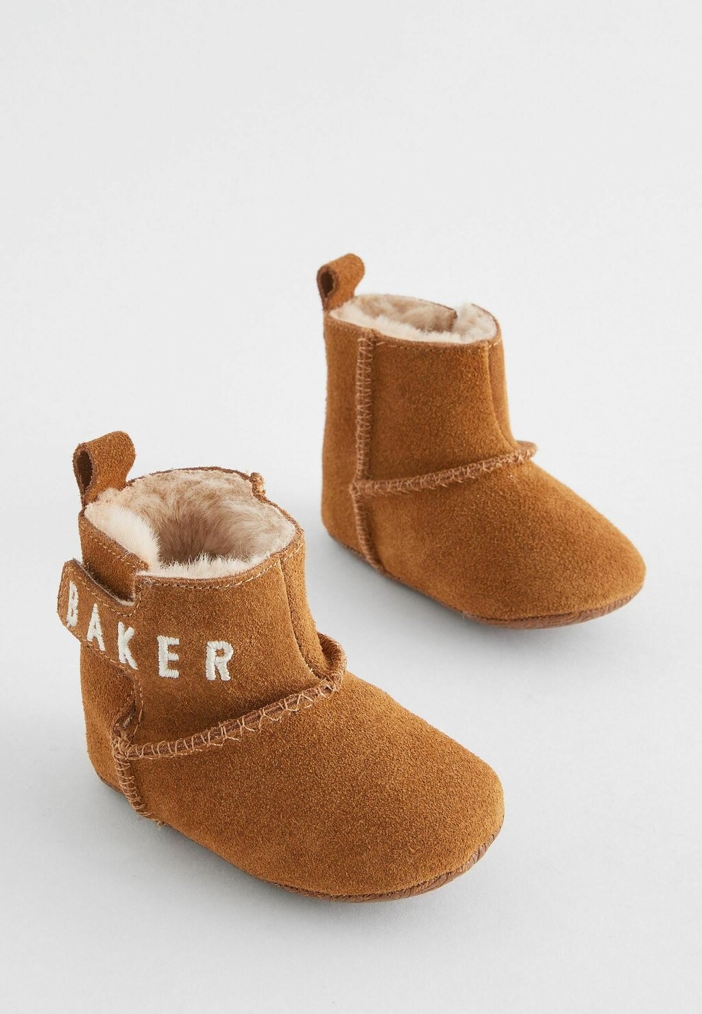 Классические ботильоны REGULAR FIT Baker by Ted Baker, коричневый
Классические ботильоны REGULAR FIT Baker by Ted Baker, коричневый