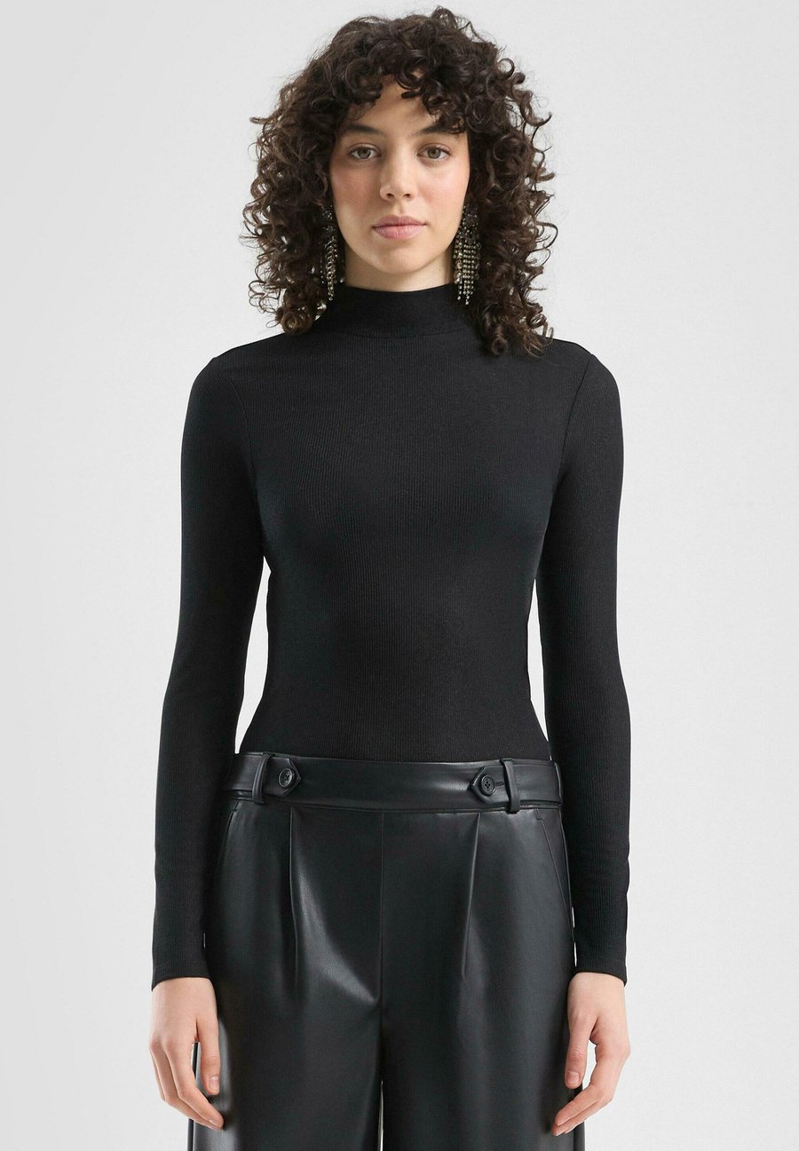 Топ QS Long sleeved top, Schwarz/Black
Топ QS Long sleeved top, Schwarz/Black