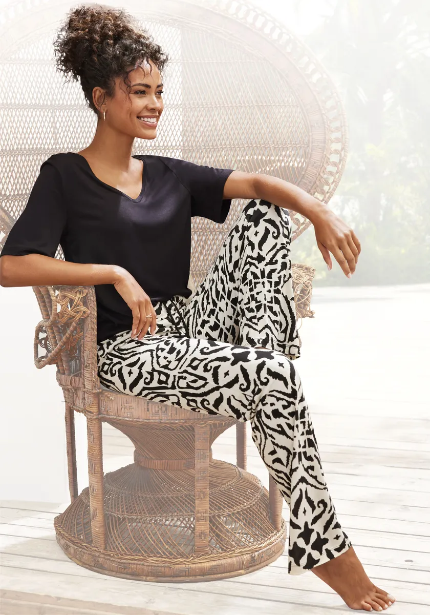 Пижама S.Oliver (2 шт.) с цветочным этническим узором, цвет Schwarz-Ecru Gemustert
Пижама S.Oliver (2 шт.) с цветочным этническим узором, цвет Schwarz-Ecru Gemustert