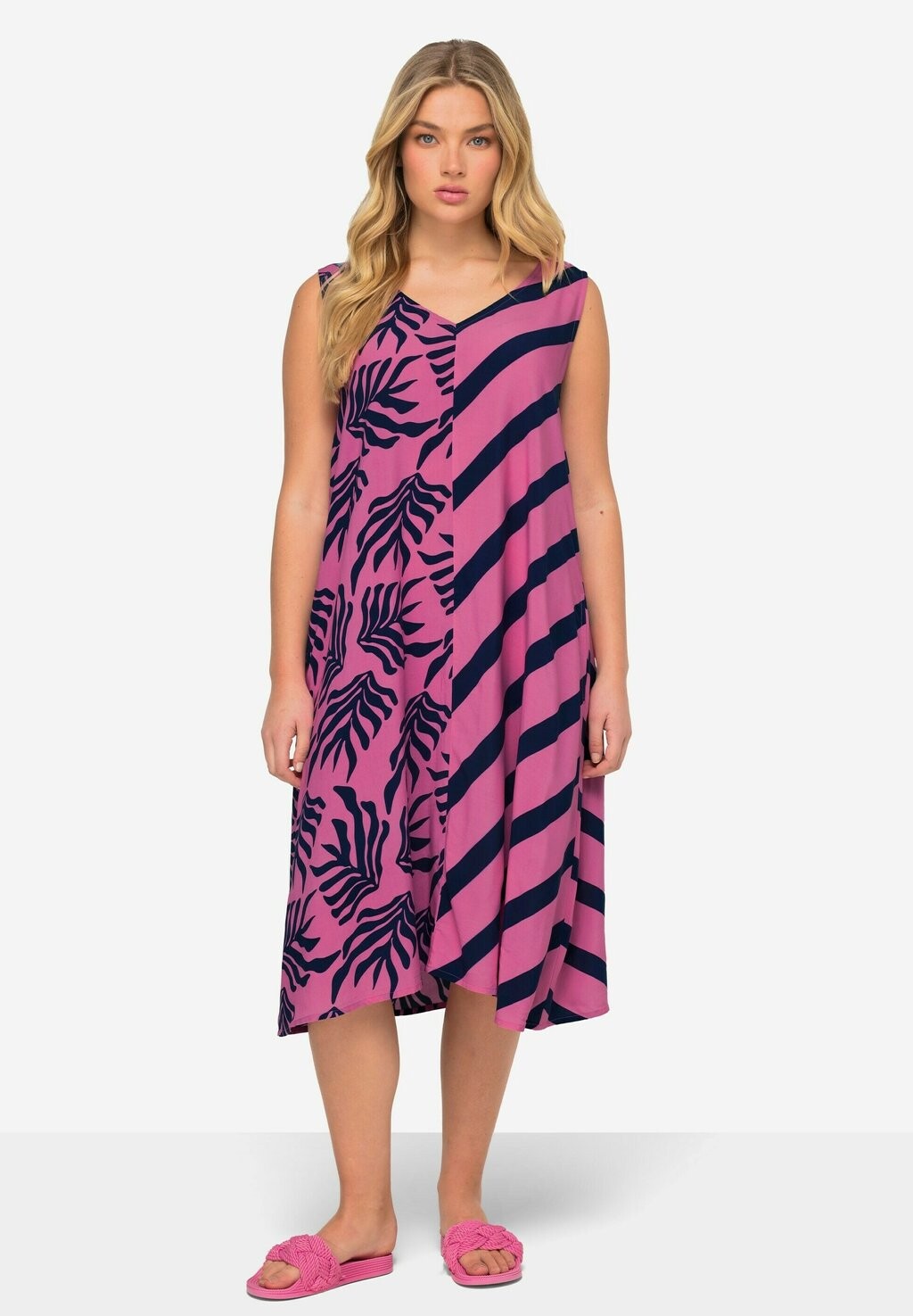 Дневное платье PRINT MIX V-AUSSCHNITT ÄRMELLOS LAURASØN, светло-розовый
Дневное платье PRINT MIX V-AUSSCHNITT ÄRMELLOS LAURASØN, светло-розовый