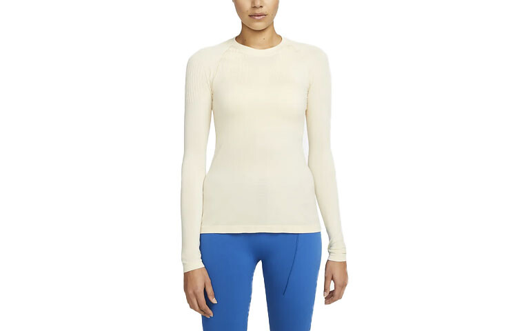 Футболка женская желтая Nike 
Футболка женская желтая Nike