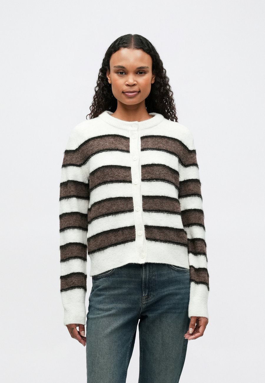 Кардиган Samsøe Samsøe CIAN CARDIGAN , Black Coffee /Dark Brown
Кардиган Samsøe Samsøe CIAN CARDIGAN , Black Coffee /Dark Brown