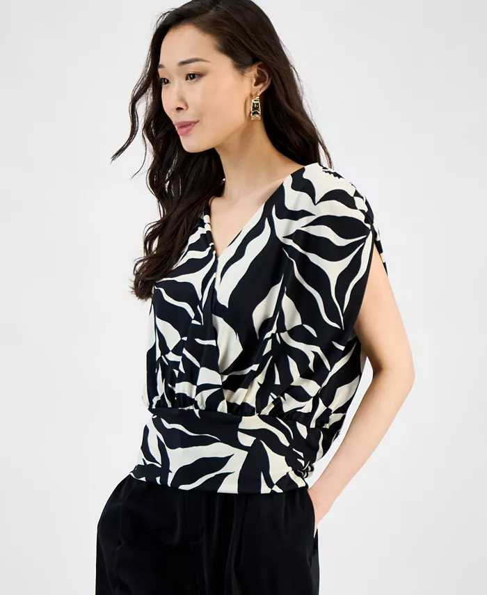 Женский топ с запахом и V-образным вырезом I.N.C. International Concepts, черный
Женский топ с запахом и V-образным вырезом I.N.C. International Concepts, черный