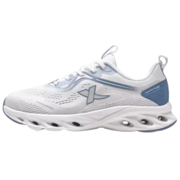 XTEP Скользоустойчивые дышащие низкие повседневные беговые кроссовки мужские бело-голубые Sail White/Evening Mist Blue/Vintage Blue, цвет Sail White/Evening Mist Blue/Vintage Blue
XTEP Скользоустойчивые дышащие низкие повседневные беговые кроссовки мужские бело-голубые Sail White/Evening Mist Blue/Vintage Blue, цвет Sail White/Evening Mist Blue/Vintage Blue