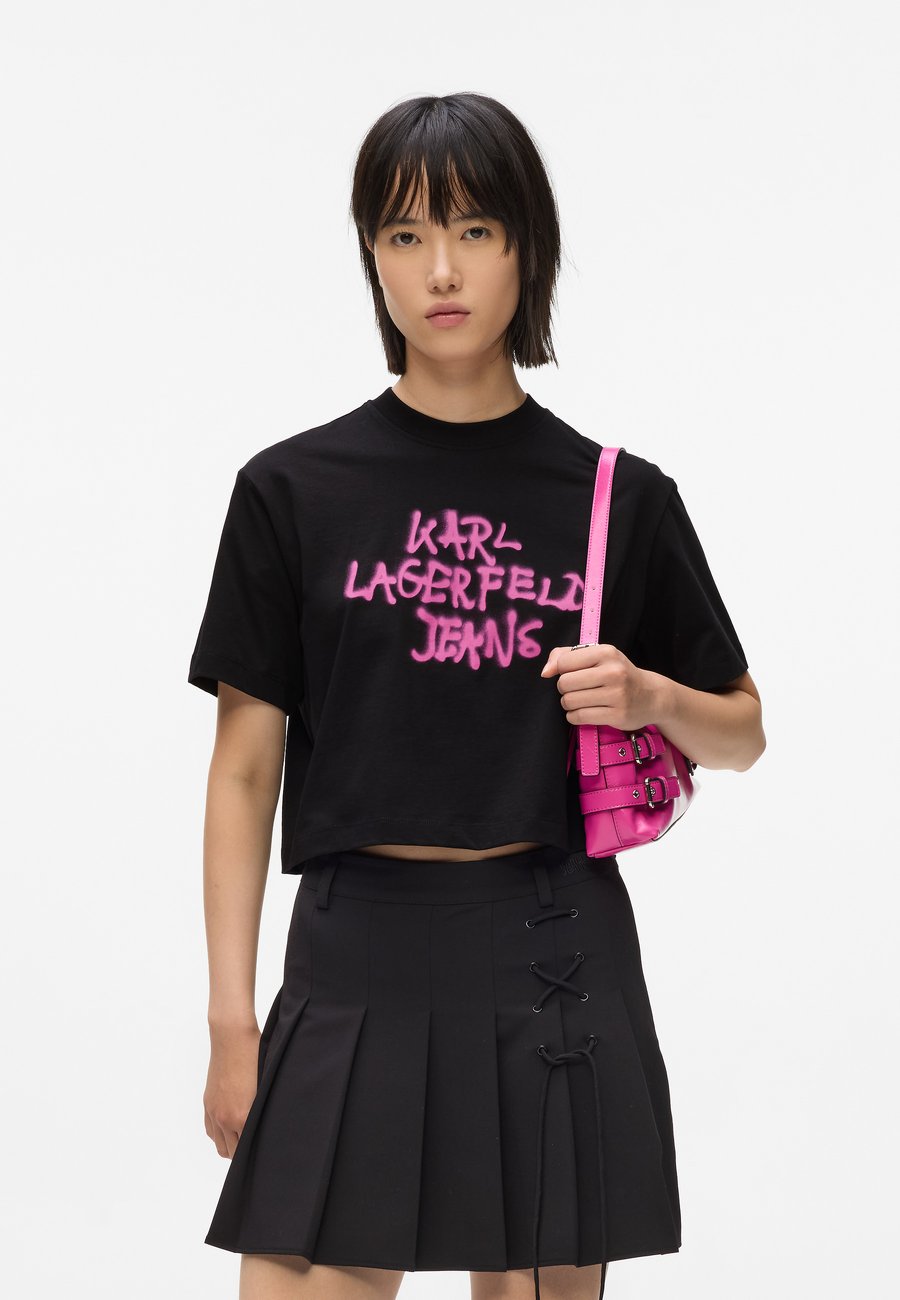 Футболка Karl Lagerfeld Jeans GRAFFITI, Black, Черный, Футболка Karl Lagerfeld Jeans GRAFFITI, Black
Футболка Karl Lagerfeld Jeans GRAFFITI, Black, Черный, Футболка Karl Lagerfeld Jeans GRAFFITI, Black