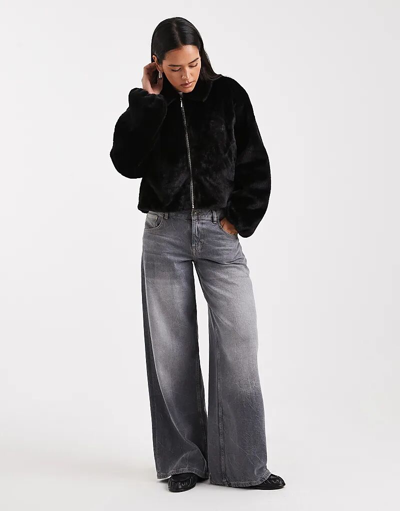 ONLY куртка из искусственного меха на молнии черного цвета
ONLY куртка из искусственного меха на молнии черного цвета