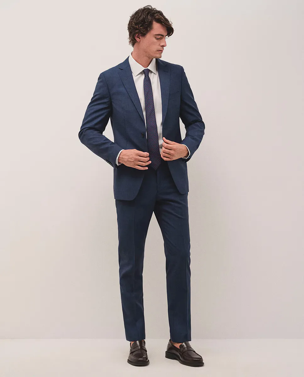 Мужской костюм узкого кроя из полубрезента в микро клетку Roberto Verino, синий
Мужской костюм узкого кроя из полубрезента в микро клетку Roberto Verino, синий