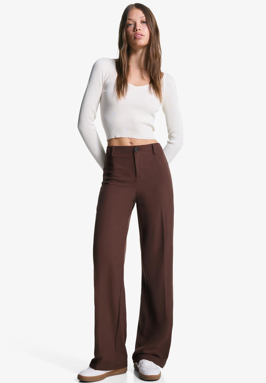 Брюки Bershka WIDE-LEG TAILORED, Dark Brown
Брюки Bershka WIDE-LEG TAILORED, Dark Brown
