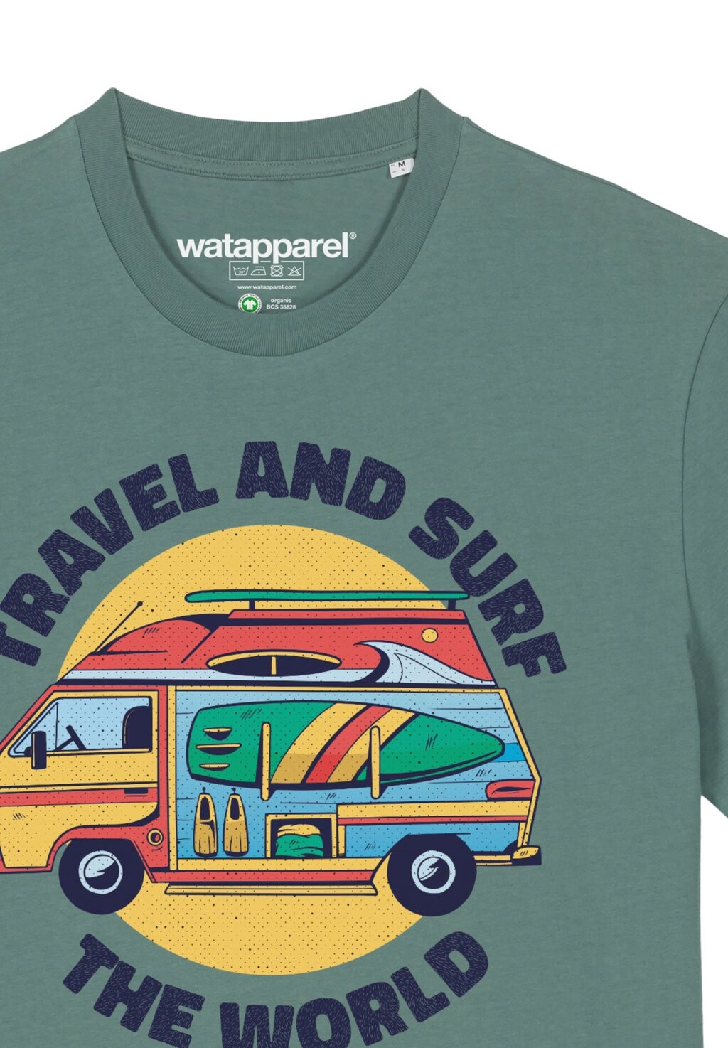 Футболка с принтом TRAVEL AND SURF watapparel, темно-зеленый 
Футболка с принтом TRAVEL AND SURF watapparel, темно-зеленый