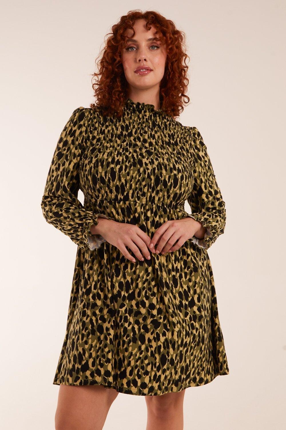 Мини-платье трапециевидной формы с присборенными краями Curve Blue Vanilla, зеленый
Мини-платье трапециевидной формы с присборенными краями Curve Blue Vanilla, зеленый