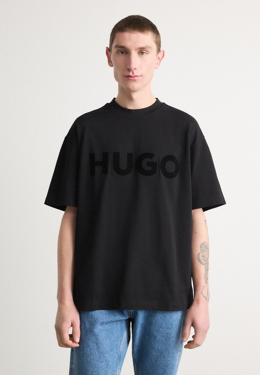 Футболка HUGO DINKEE, Black, Черный, Футболка HUGO DINKEE, Black
Футболка HUGO DINKEE, Black, Черный, Футболка HUGO DINKEE, Black