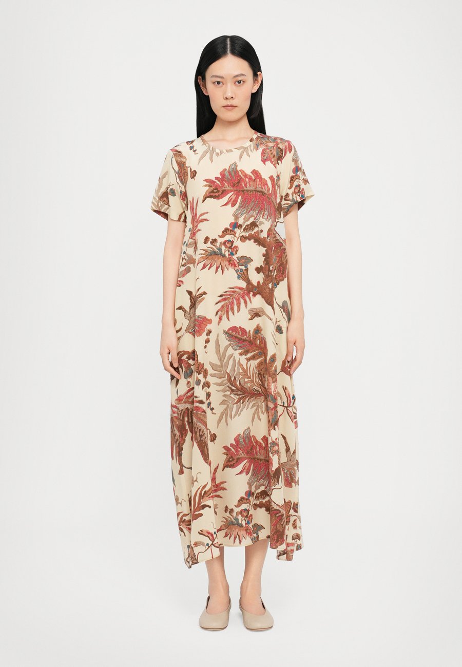 Платье Weekend Max Mara REVERE, Beige
Платье Weekend Max Mara REVERE, Beige