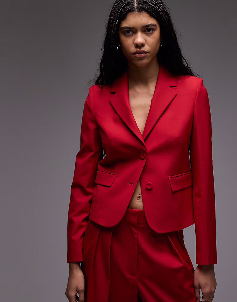 Комбинезон-блейзер Mango красного цвета
Комбинезон-блейзер Mango красного цвета