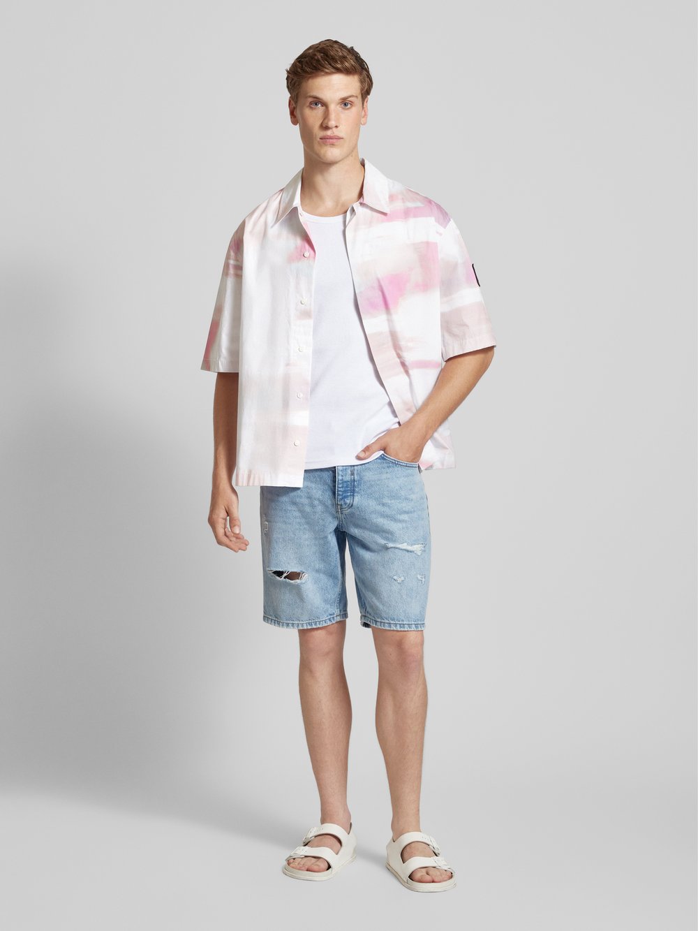 Рубашка свободного кроя в стиле батик, модель «DIFFUSED» Calvin Klein Jeans, белый
Рубашка свободного кроя в стиле батик, модель «DIFFUSED» Calvin Klein Jeans, белый