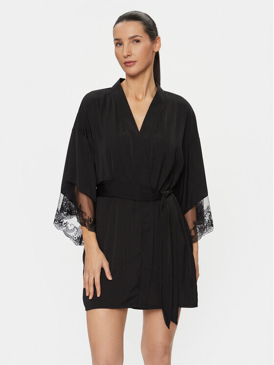 Халат стандартной посадки Bluebella, черный
Халат стандартной посадки Bluebella, черный