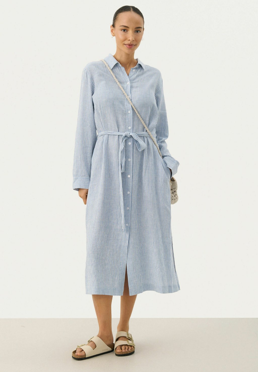 Платье-рубашка RONYA Part Two, светло-голубой
Платье-рубашка RONYA Part Two, светло-голубой