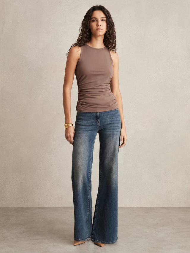 Жилет с рюшами от маделин Reiss, цвет Mink 
Жилет с рюшами от маделин Reiss, цвет Mink