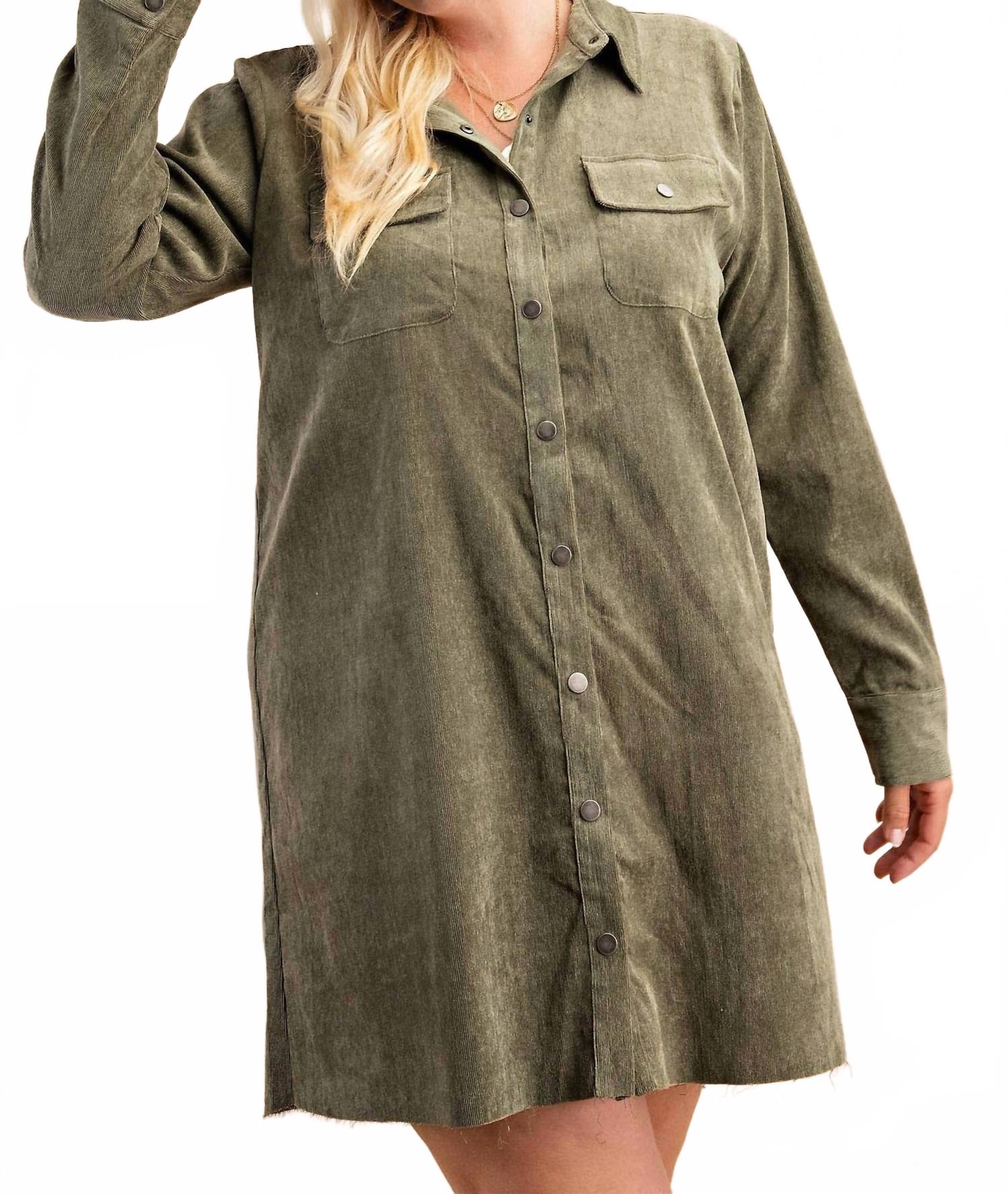 Американское платье-рубашка из вельвета в оливковом цвете KORI
Американское платье-рубашка из вельвета в оливковом цвете KORI