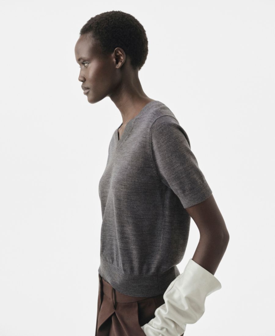 Женский шерстяной свитер с V-образным вырезом MANGO, Medium Heather Grey
Женский шерстяной свитер с V-образным вырезом MANGO, Medium Heather Grey