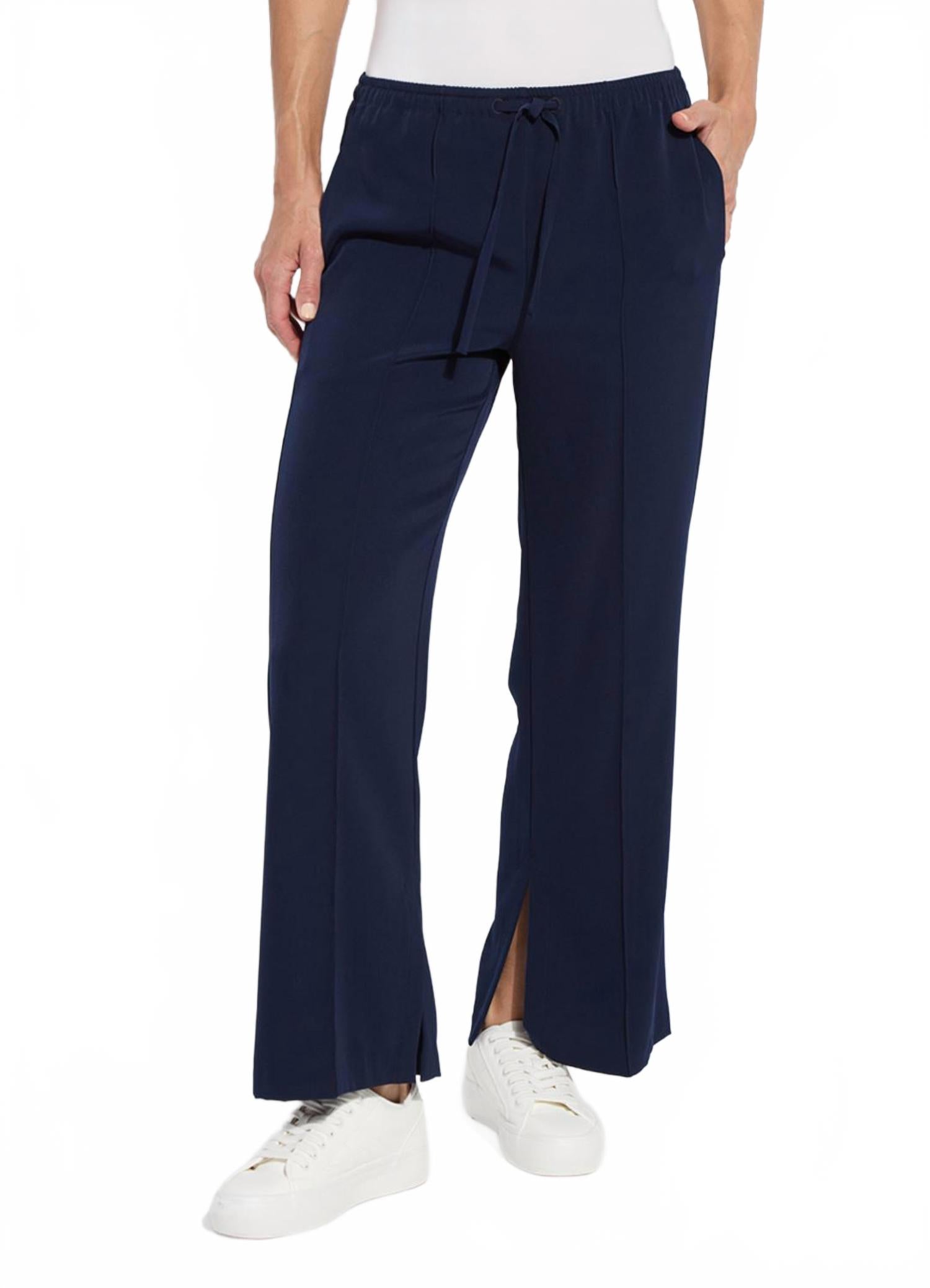 Дженевив Брюки со шнурком в цвете темно-синий Lysse
Дженевив Брюки со шнурком в цвете темно-синий Lysse