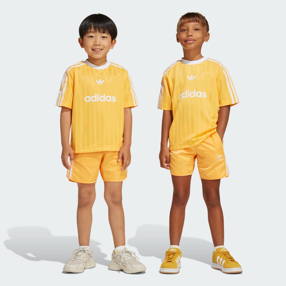 Комплект Adidas Football Shorts and Tee Set Kids, цвет Real Gold
Комплект Adidas Football Shorts and Tee Set Kids, цвет Real Gold