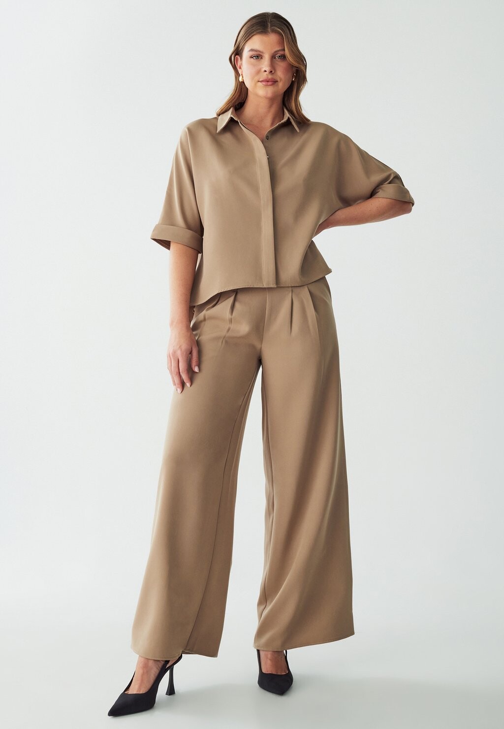 Брюки LILLIA WILLA, бежевый
Брюки LILLIA WILLA, бежевый