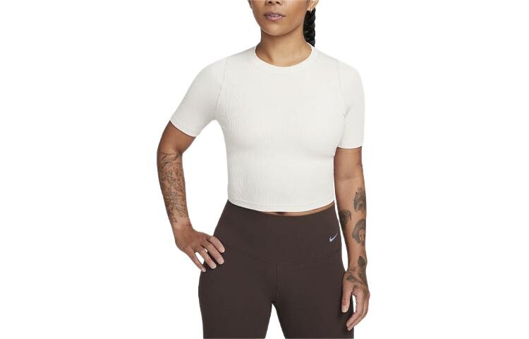 Футболка женская молочно-белая Nike
Футболка женская молочно-белая Nike