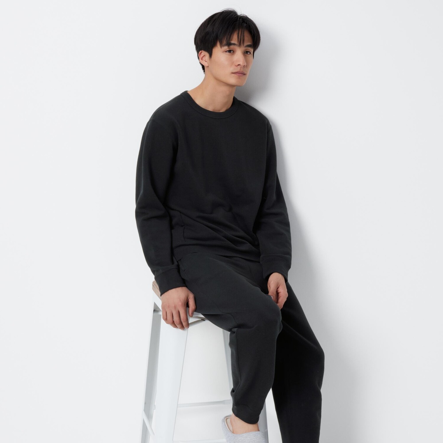 Комплект UNIQLO спортивный ультраэластичный с длиннми рукавами, черный
Комплект UNIQLO спортивный ультраэластичный с длиннми рукавами, черный