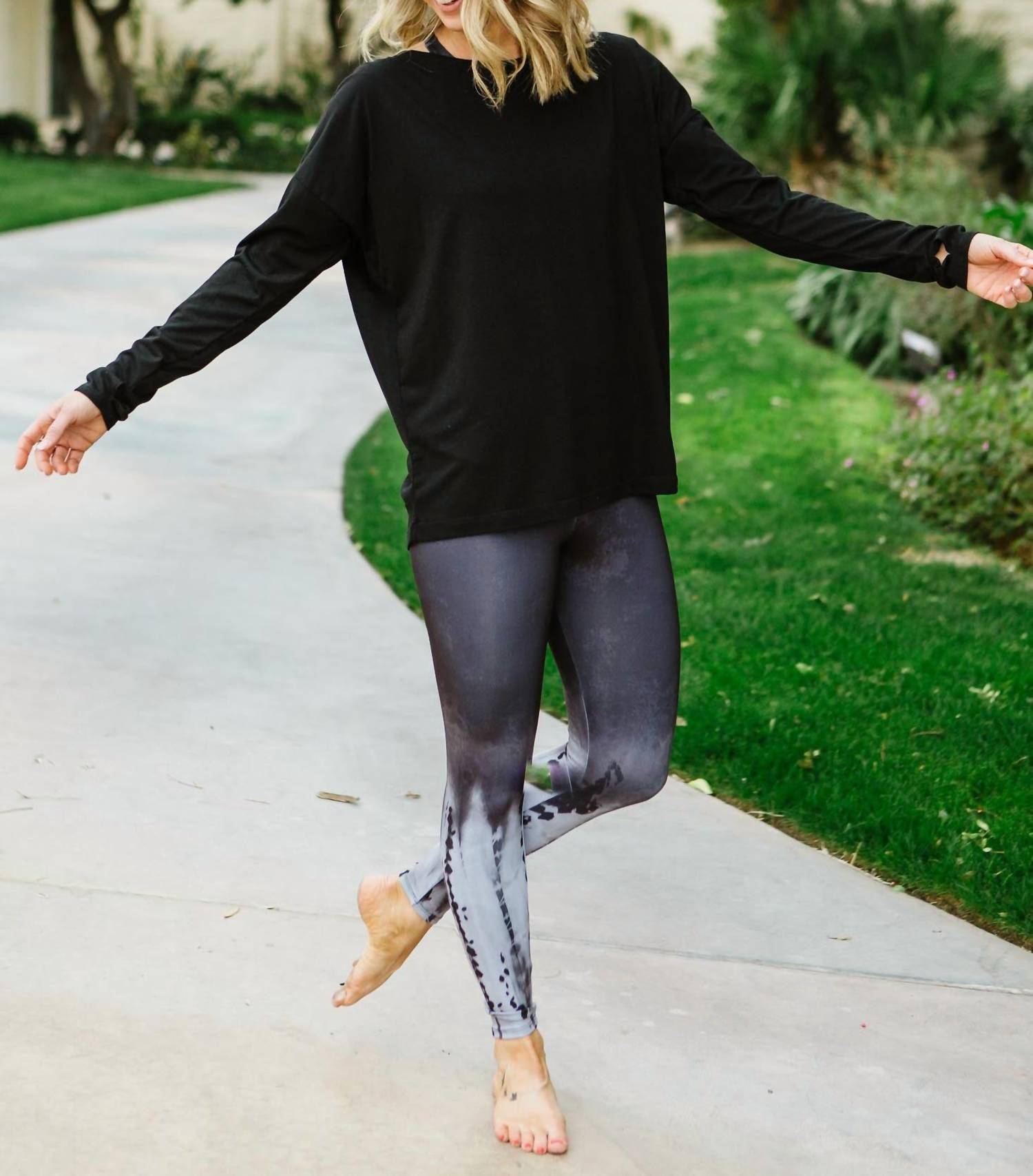 Топ с ромбовидной спинкой черного цвета onzie
Топ с ромбовидной спинкой черного цвета onzie