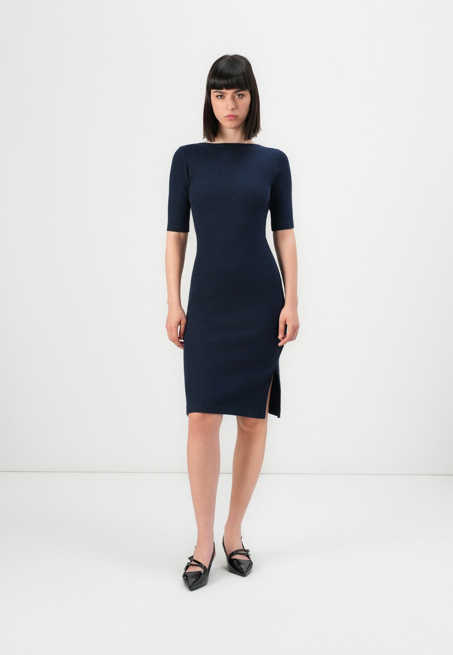 Платье DOCKERS WINTER DRESS, Total Eclipse/Dark Blue
Платье DOCKERS WINTER DRESS, Total Eclipse/Dark Blue